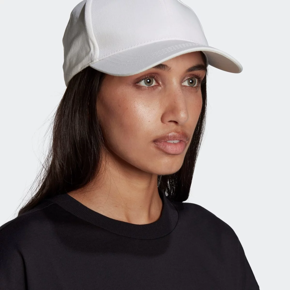 gn2839_app_on-model_detail-2_gradient-huge-665755705d242