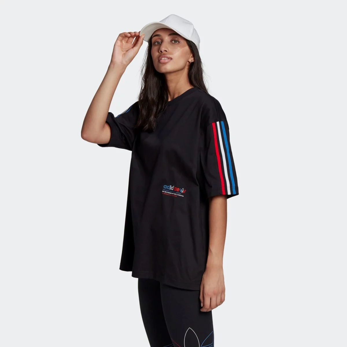 gn2839_app_on-model_standard_gradient-huge-6657556a1ad1f
