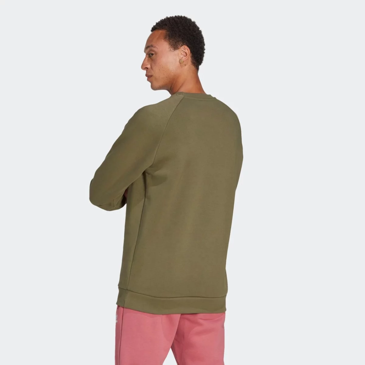 ib1408_5_apparel_on-model_back-view_grey-huge-6657a19e903cb