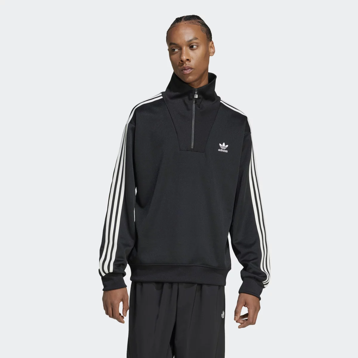 672c8c9a4f625IZ4803_3_APPAREL_On_Model_Standard_View_grey