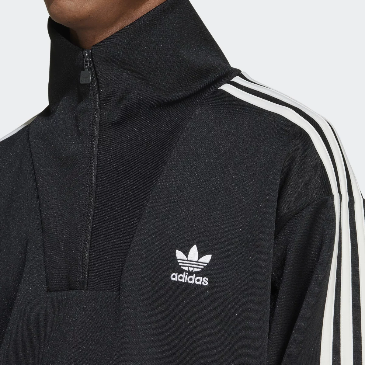 672c8ca1b85f0IZ4803_7_APPAREL_On_Model_Detail_View_1_grey