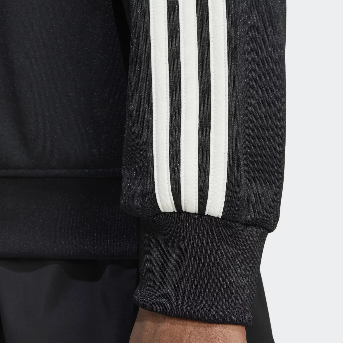 672c8ca49bc9bIZ4803_8_APPAREL_On_Model_Detail_View_2_grey