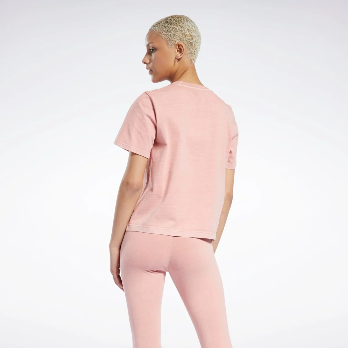 h11210_app_on-model_back_gradient-huge-665763f62d8ba