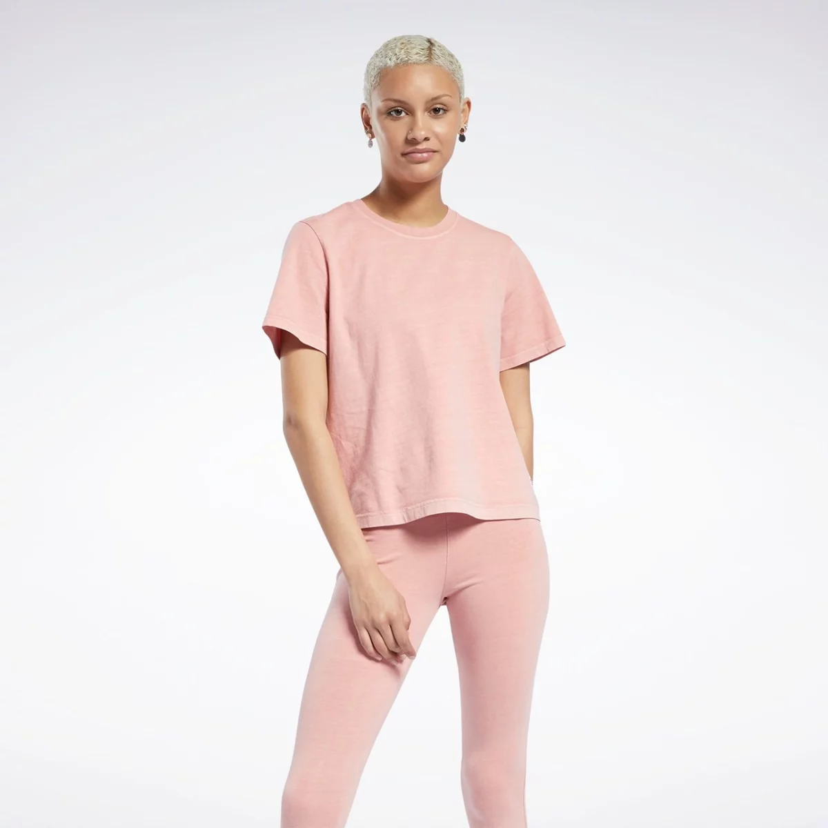 h11210_app_on-model_standard_gradient-huge-665763f4bef9f