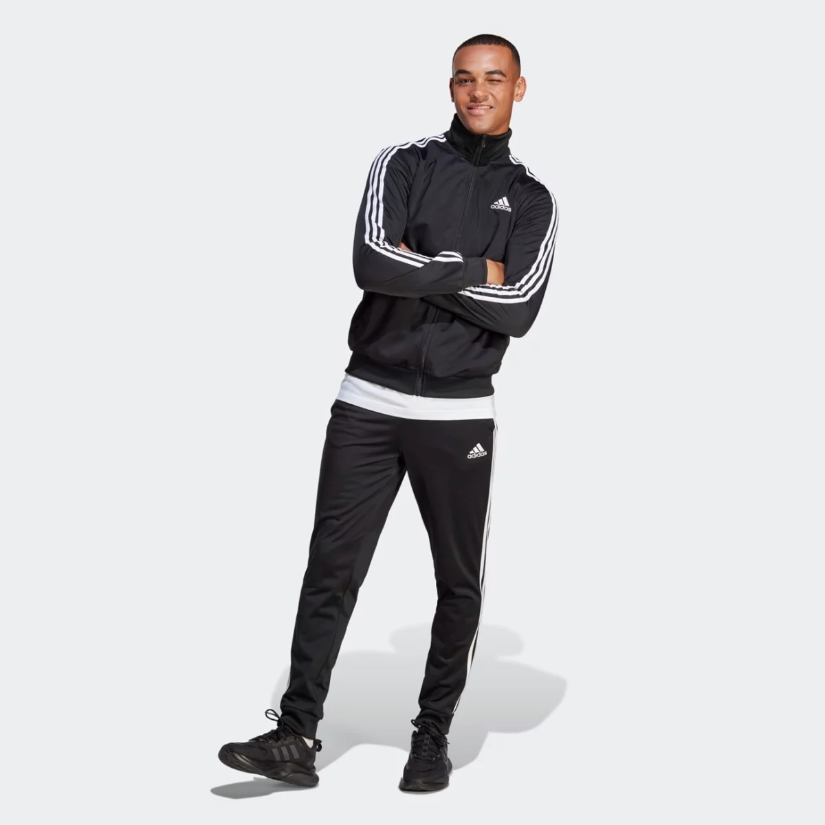 ic6747_4_apparel_on-model_standard-view_grey-huge-6657a1dd028ba