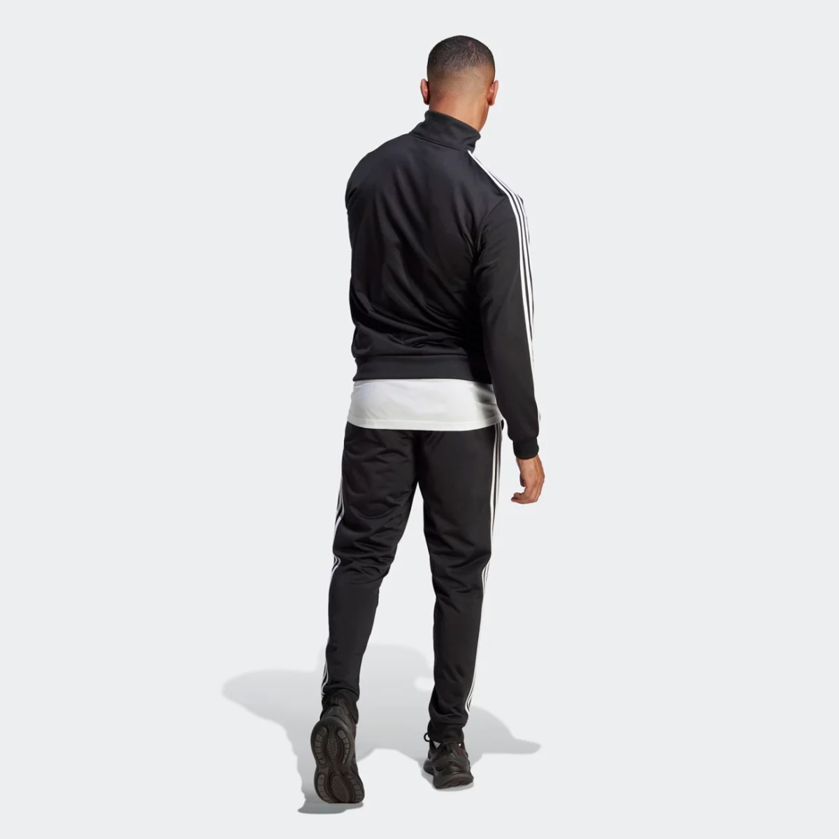 ic6747_6_apparel_on-model_back-view_grey-huge-6657a1dec432d