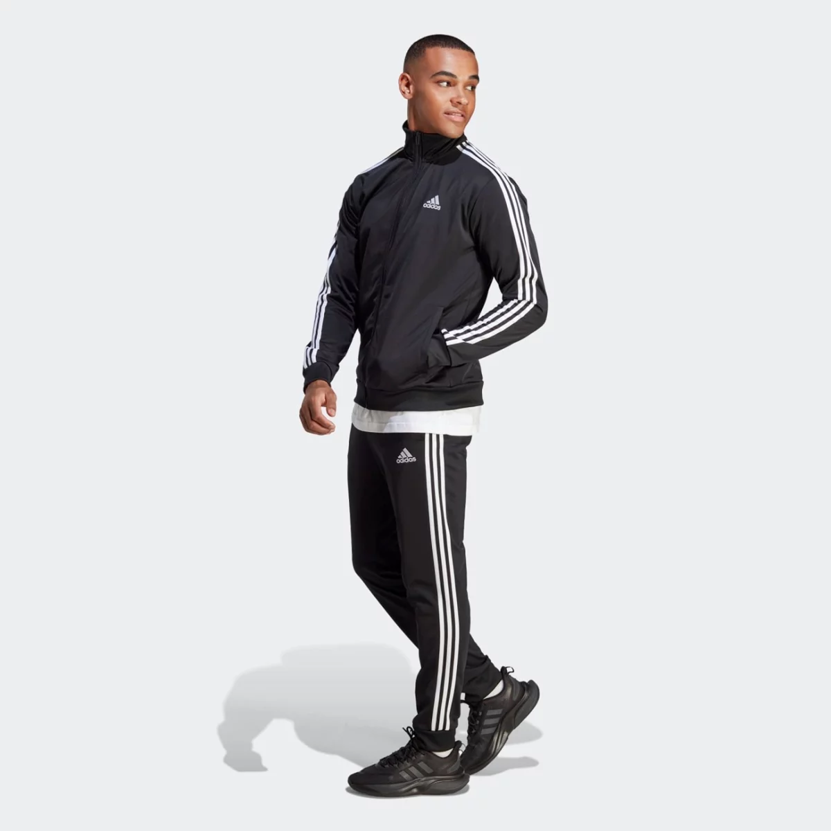 ic6747_7_apparel_on-model_side-view_grey-huge-6657a1e0476d6
