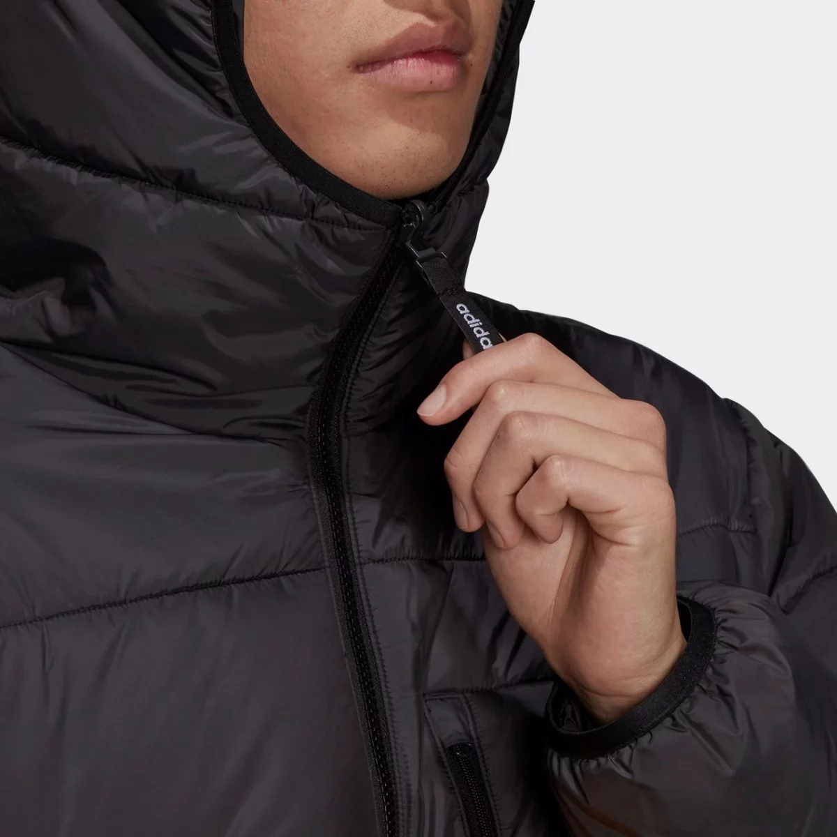 h13573_app_on-model_detail-2_gradient-huge-665761e3390c4