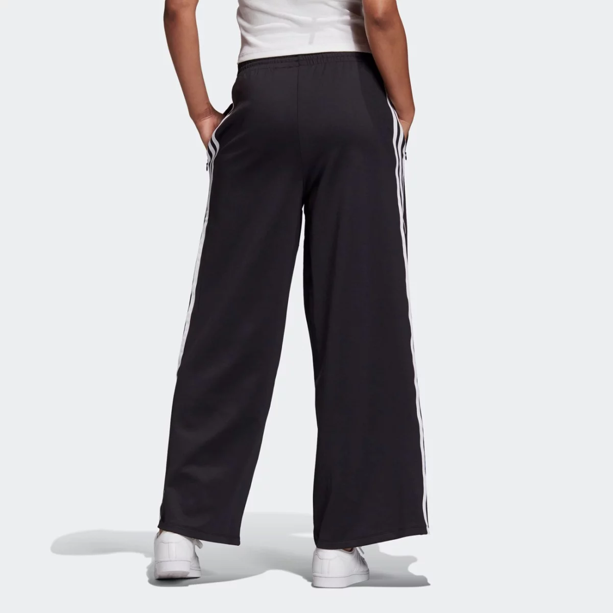 primeblue_relaxed_wide_leg_pants_mayro_gd2273_23_hover_model-huge-66574942830d1
