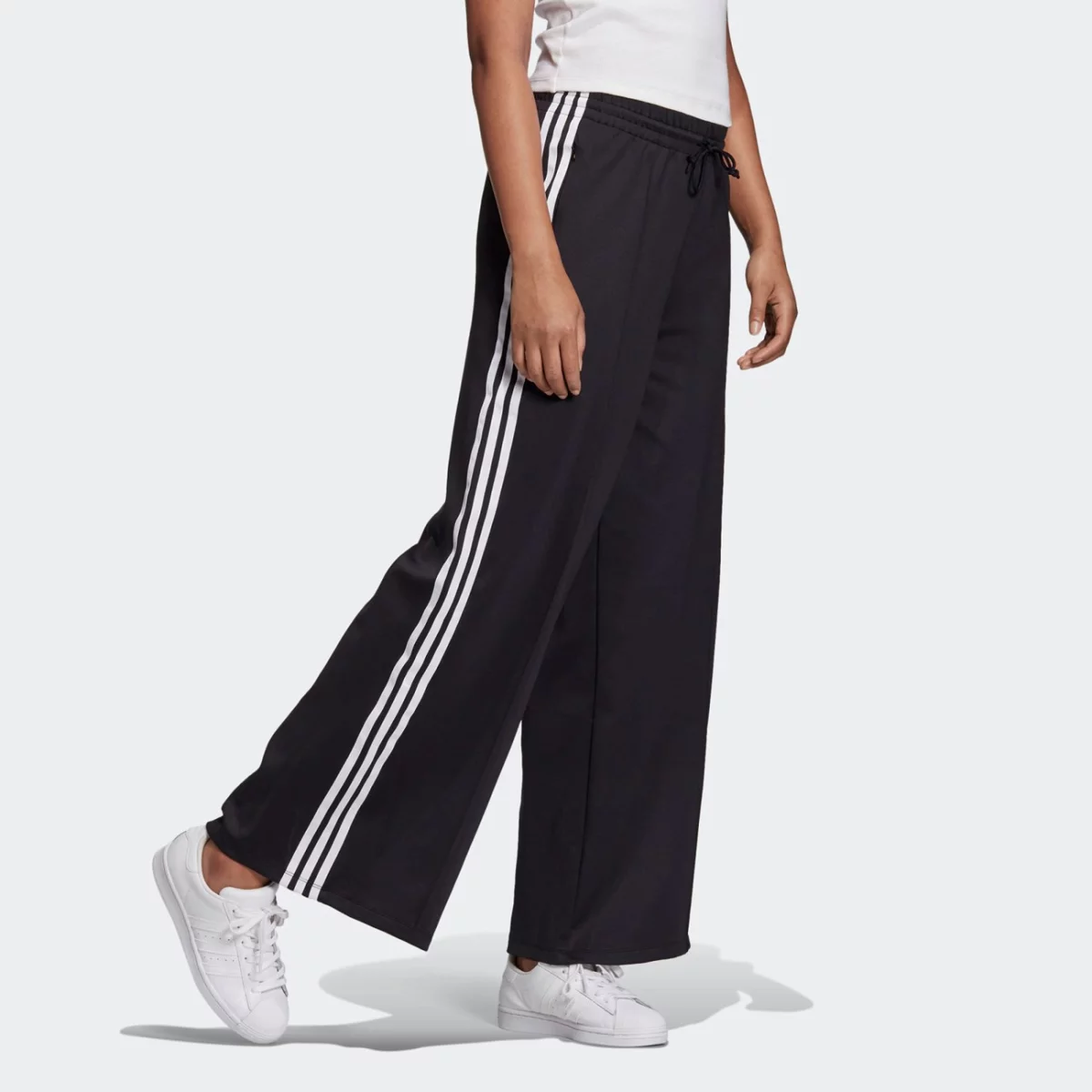 primeblue_relaxed_wide_leg_pants_mayro_gd2273_25_model-huge-6657494551a76
