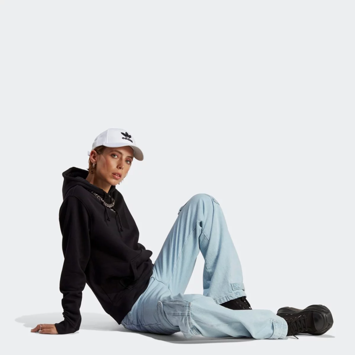 ia6427_6_apparel_on-model_standard-outfit-view_grey-huge-6657b23295306