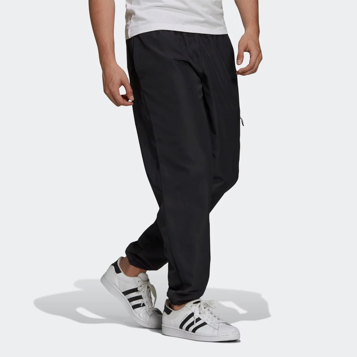 h59875_app_on-model_walking_gradient-huge-6657649fe8a2c