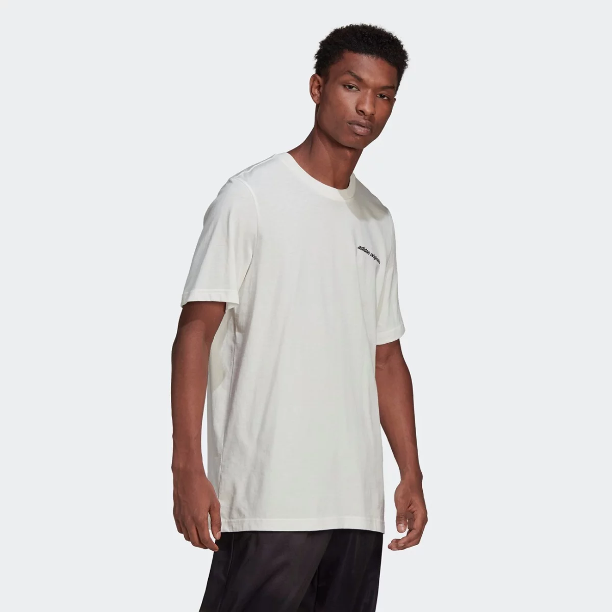 hc7189_app_on-model_walking_gradient-huge-665773f99c0bd