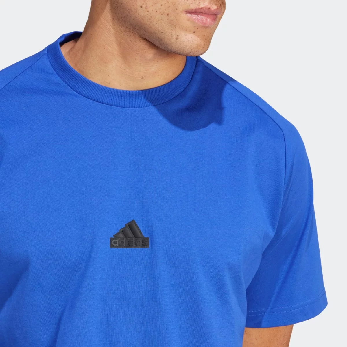 ir5232_7_apparel_on-model_detail-view-1_grey-huge-6657b2d9a1489