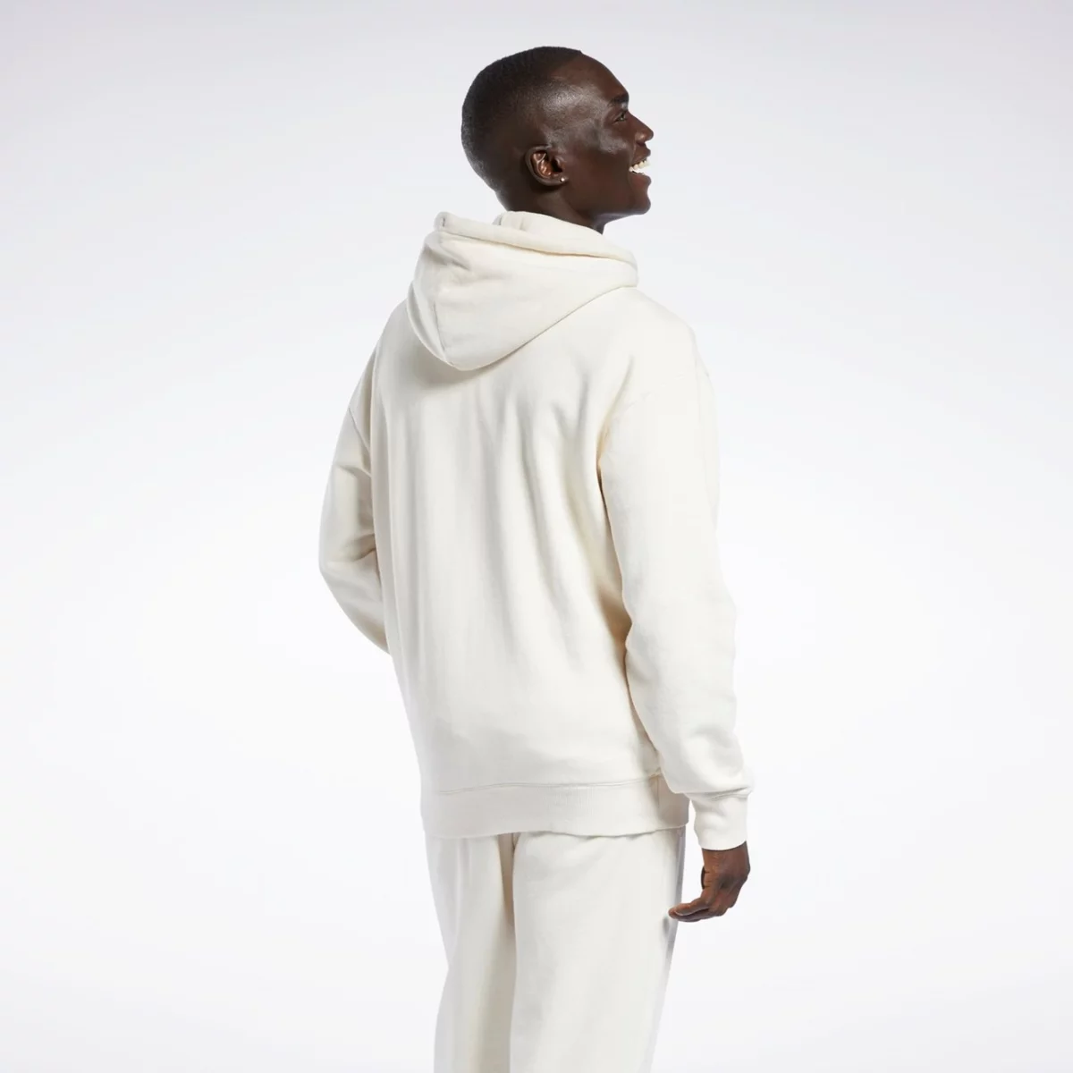 gs9160_app_on-model_back_gradient-huge-665765d7802a8