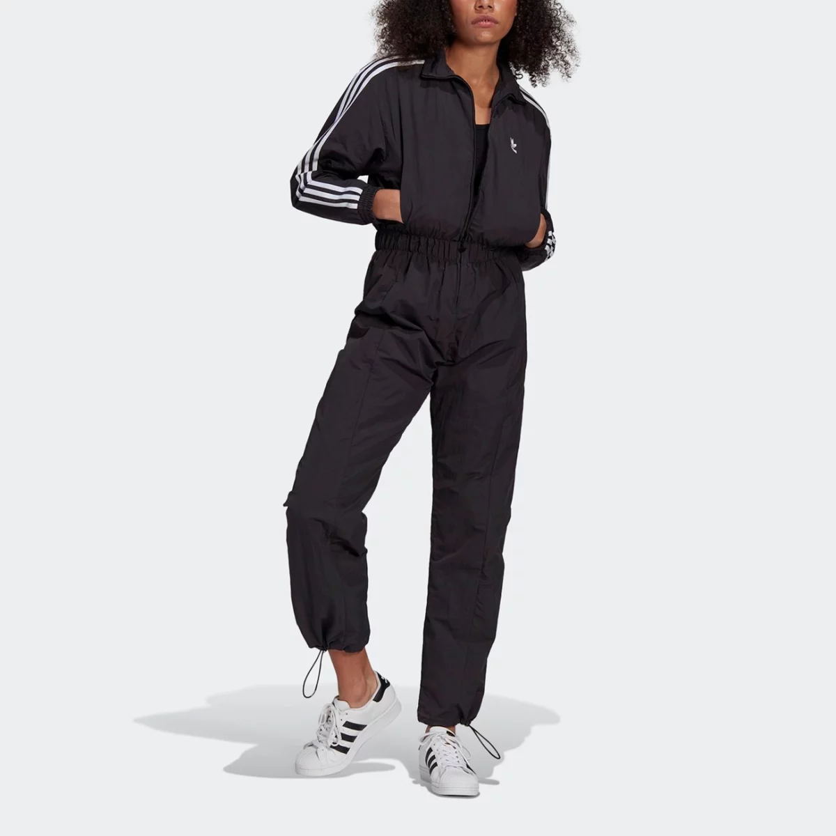 gn2781_app_on-model_front_gradient-huge-66576664515bf