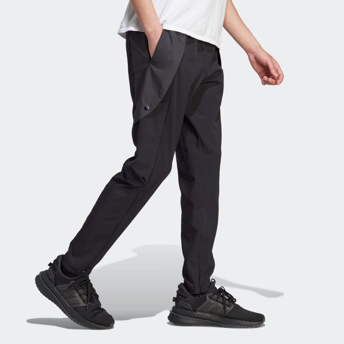 ij6098_5_apparel_on-model_walking-view_grey-huge-6657a538415db