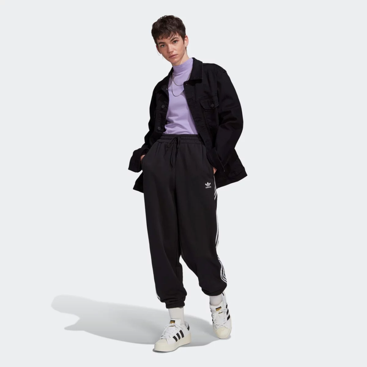 hm2143_5_apparel_on-model_standard-outfit-view_grey-huge-6657933fca0df