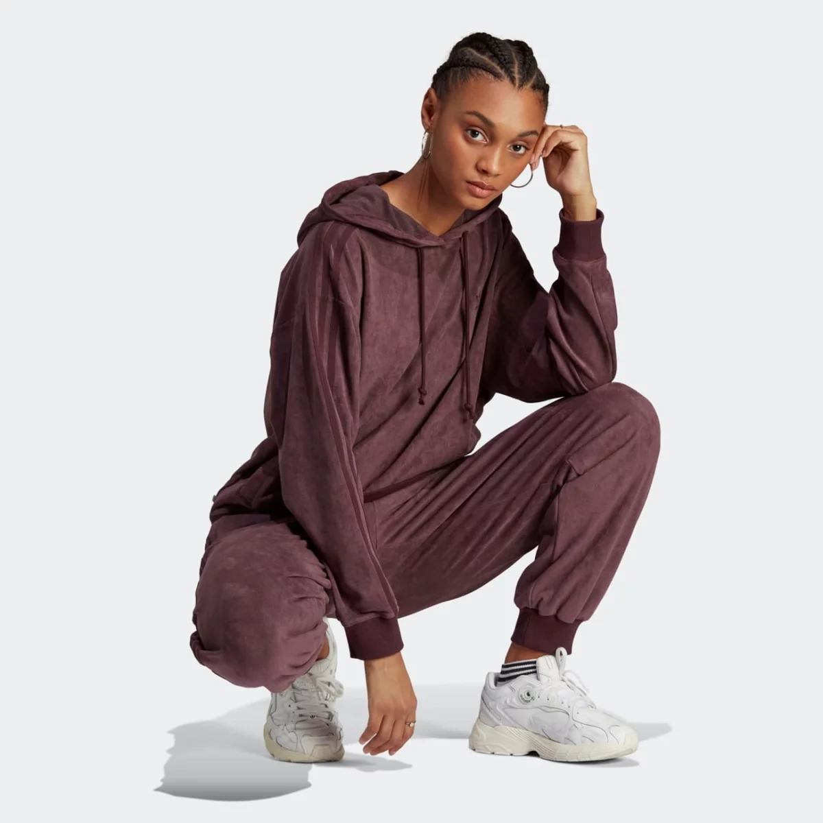 hm1693_5_apparel_on-model_standard-outfit-view_grey-huge-6657935f2472e