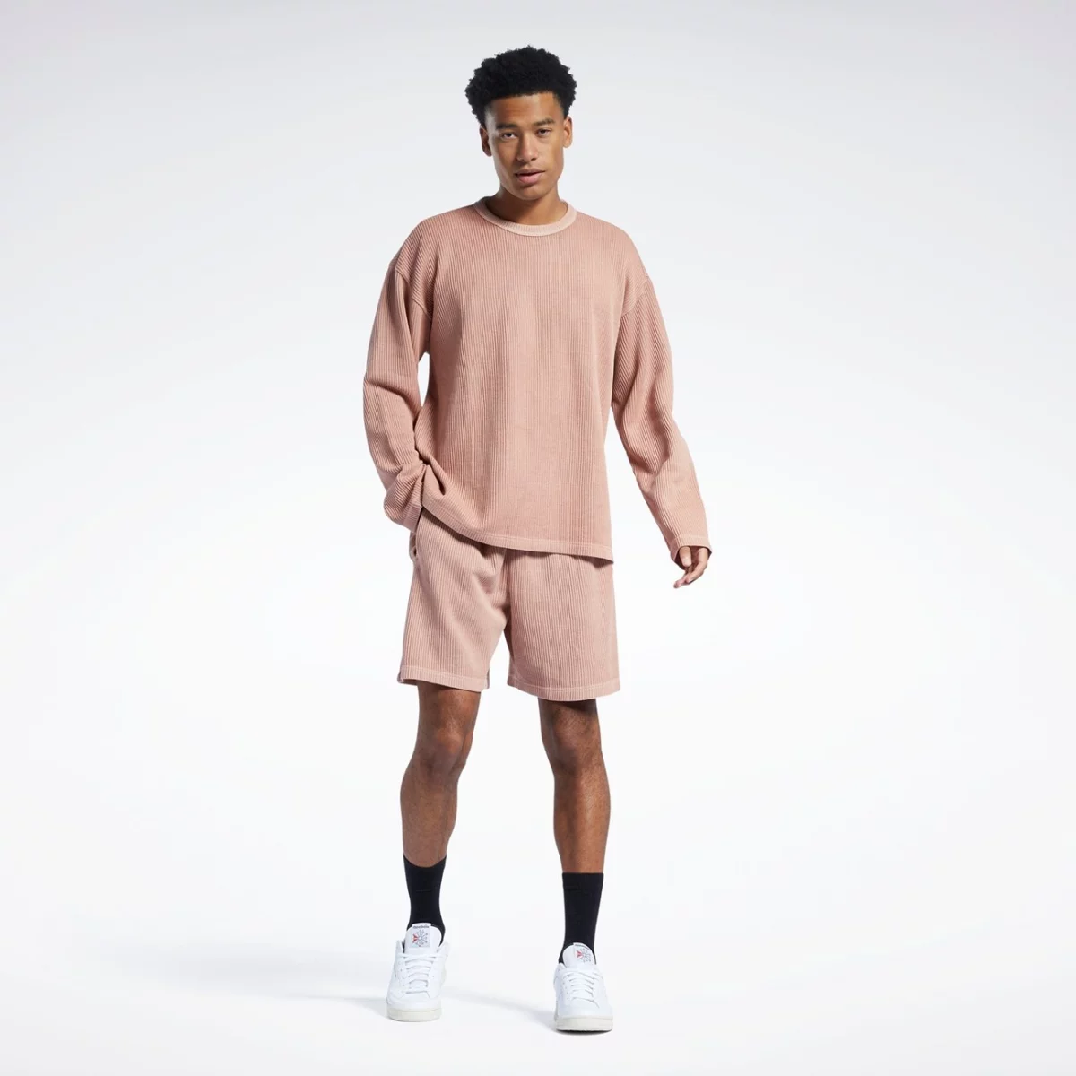 h54437_app_on-model_side_gradient-huge-665778b054590