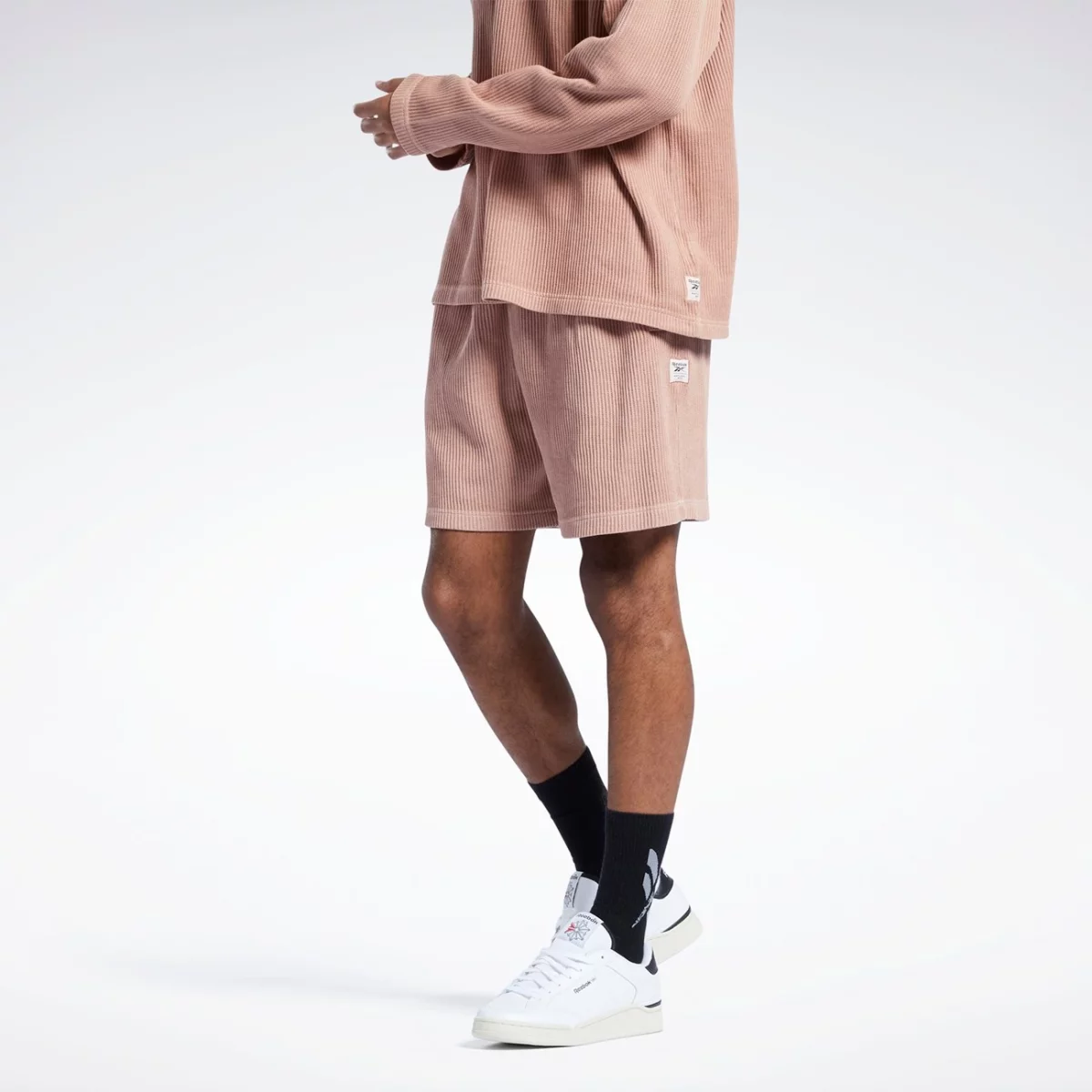 h54437_app_on-model_standard_gradient-huge-665778ad3fe41