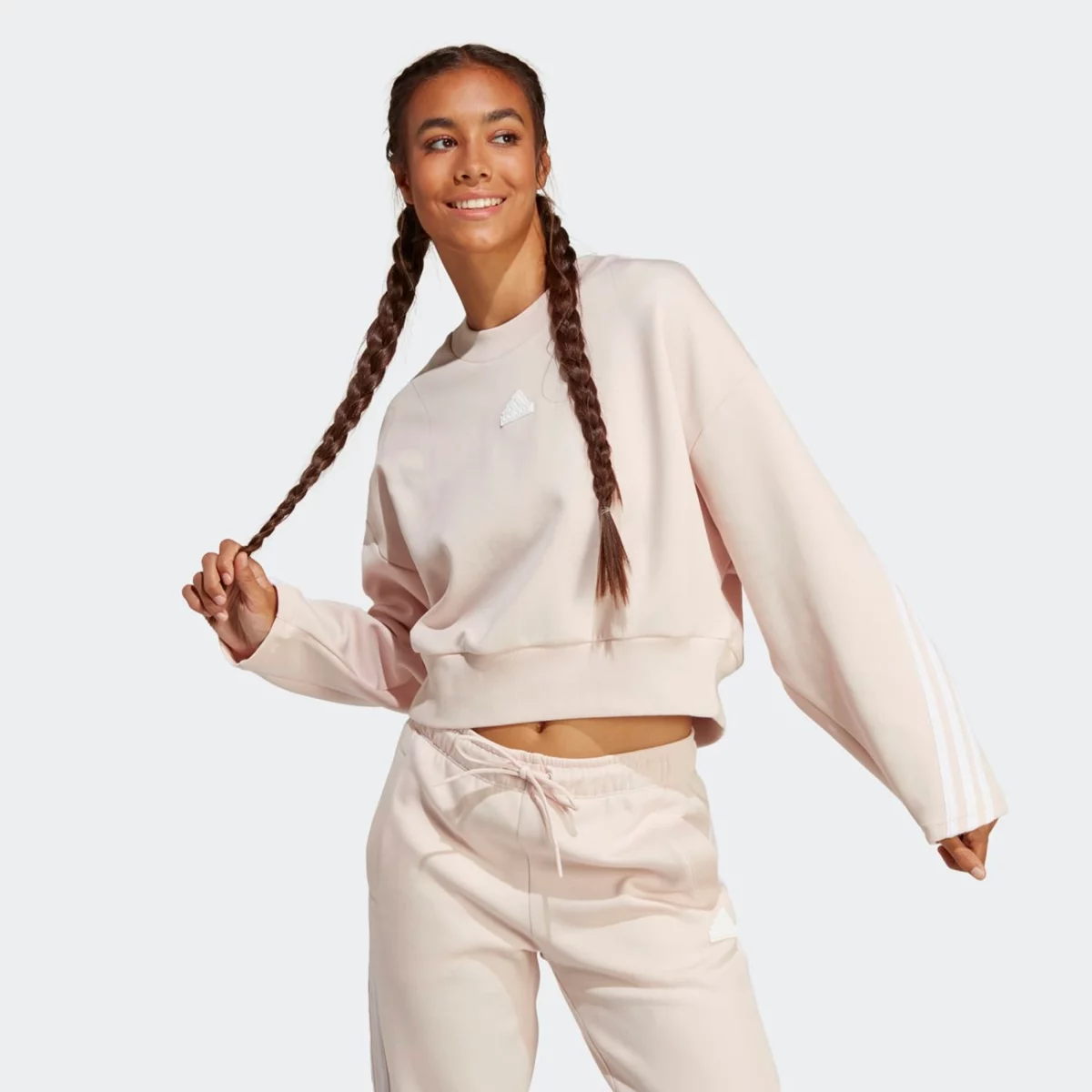 ib8497_3_apparel_on-model_standard-view_grey-huge-6657a01780155