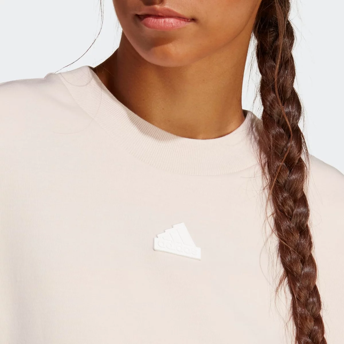 ib8497_7_apparel_on-model_detail-view-1_grey-huge-6657a01ba828f
