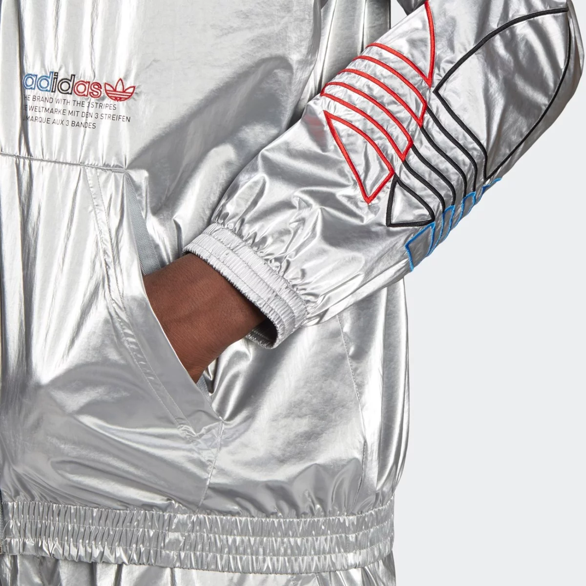 gn4208_app_on-model_detail-2_gradient-huge-66575334a48bf