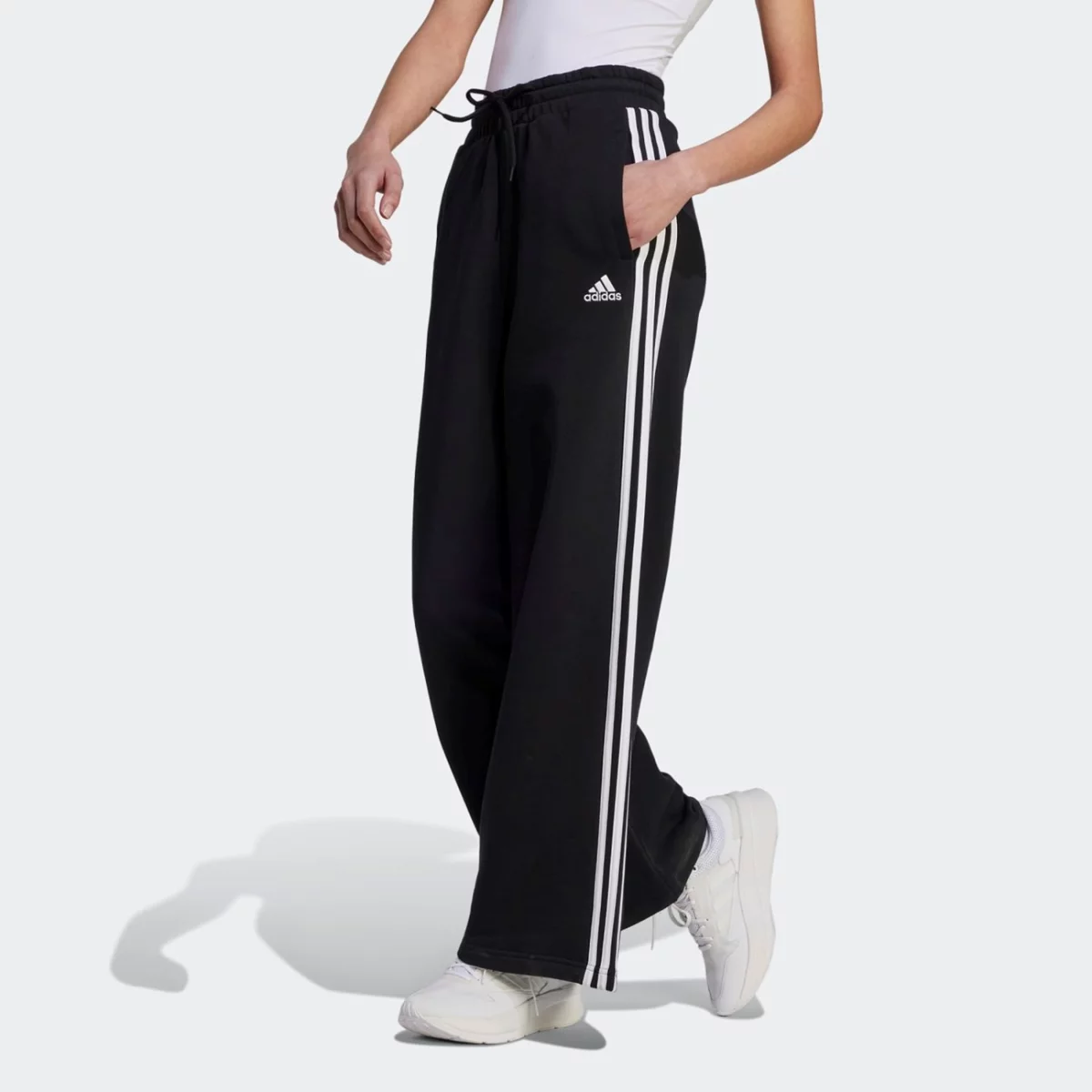 hz5747_3_apparel_on-model_standard-view_grey-huge-6657a62a507c0