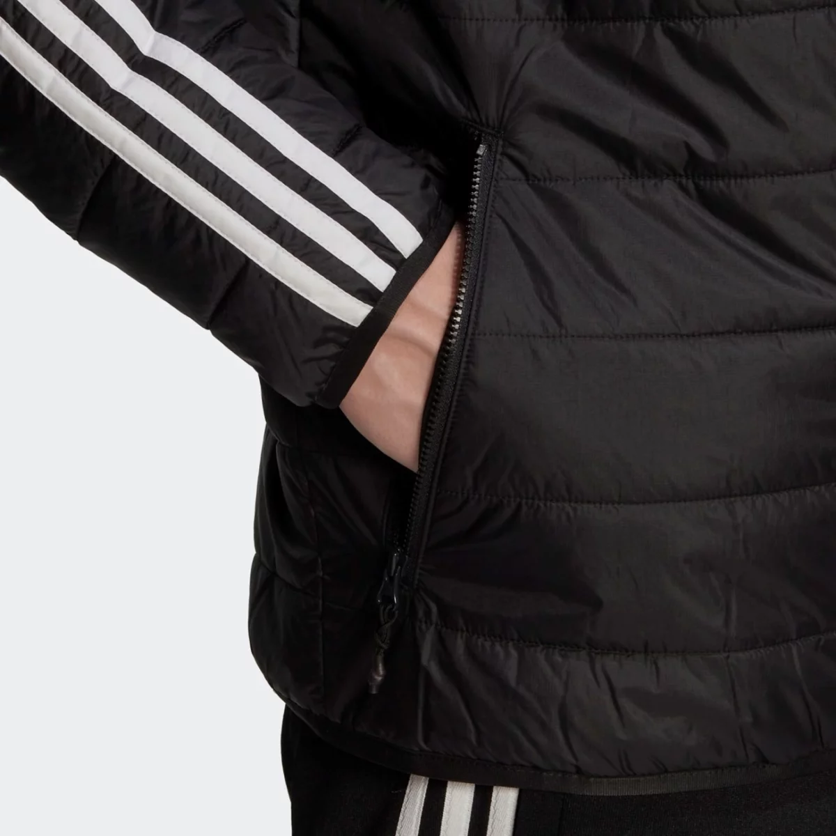 hl9211_8_apparel_on-model_detail-view-2_grey-huge-665793993fae3