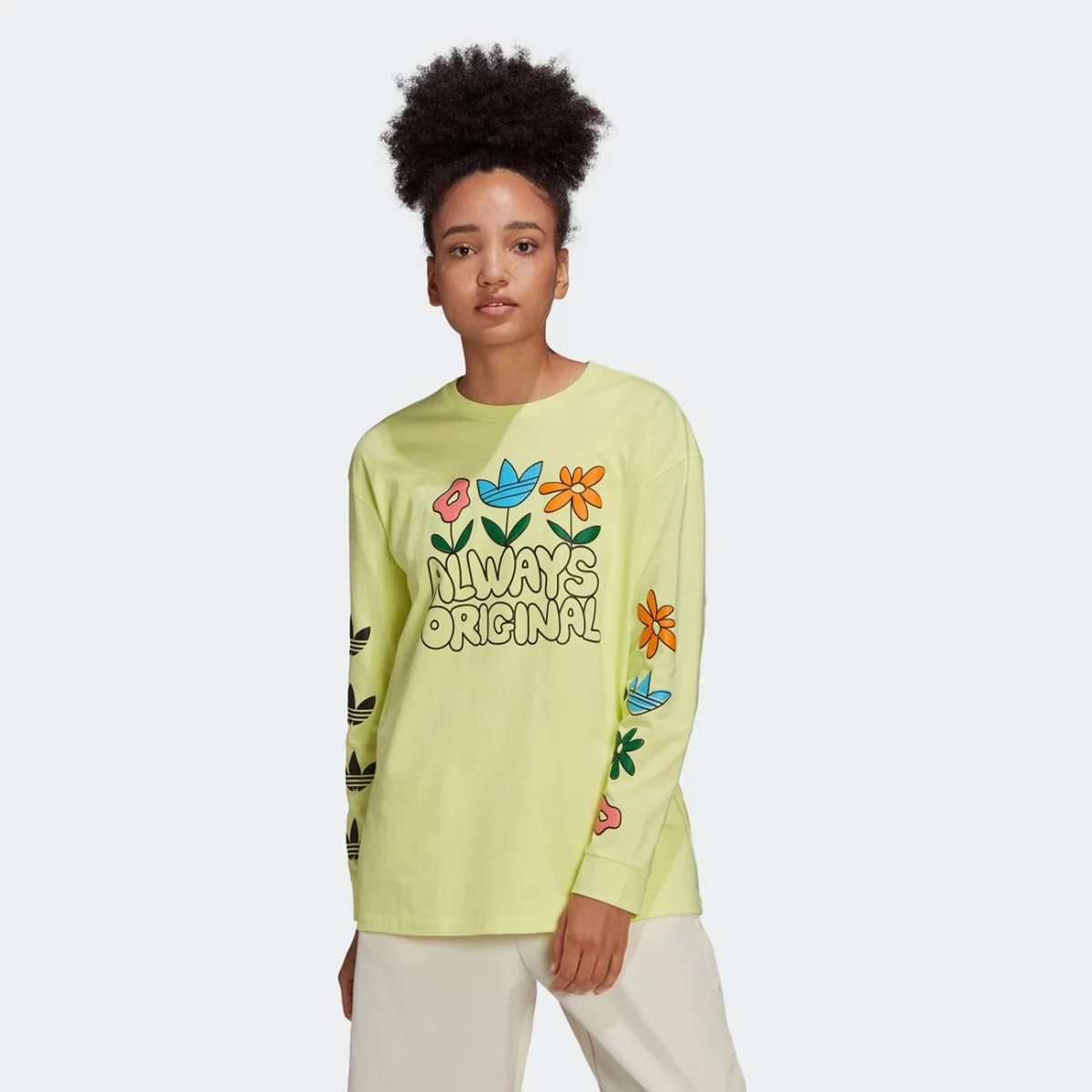 hc5428_app_on-model_standard_gradient-huge-665773e4b6818