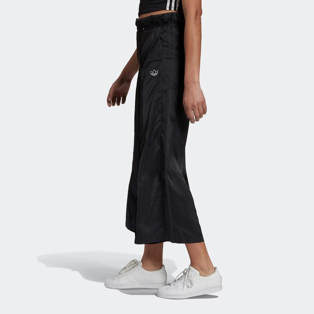 gn3110_app_on-model_side_gradient-huge-665756d2f3fdc