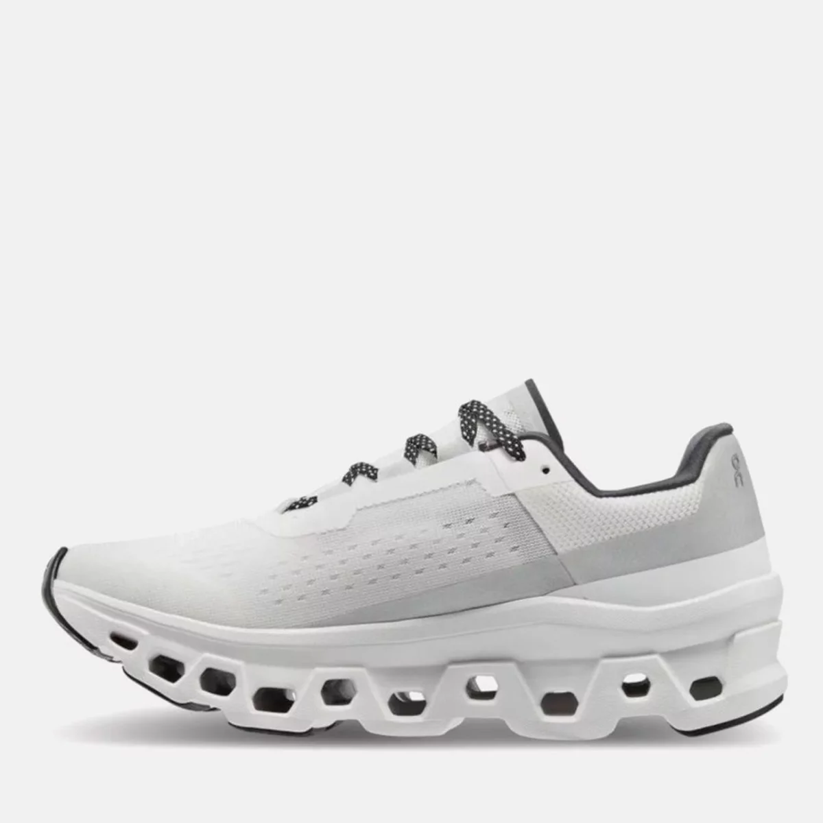 on-running-cloudmonster-561737-61-98288-960-huge-6658453d54767