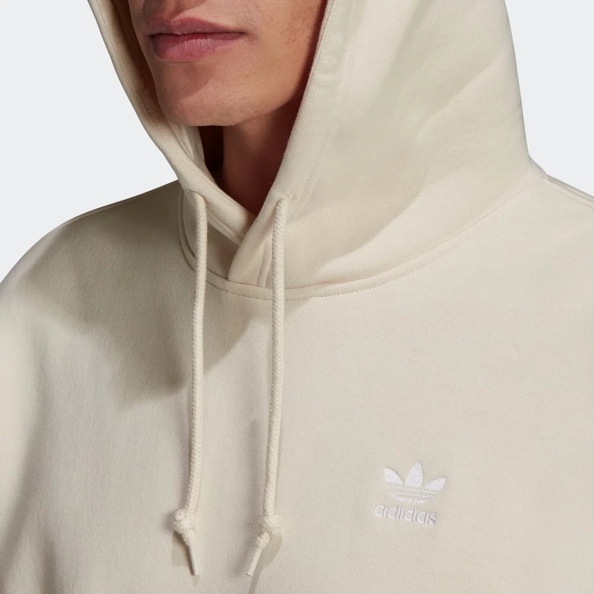 he7198_app_on-model_detail-1_gradient-huge-6661b3f45138e