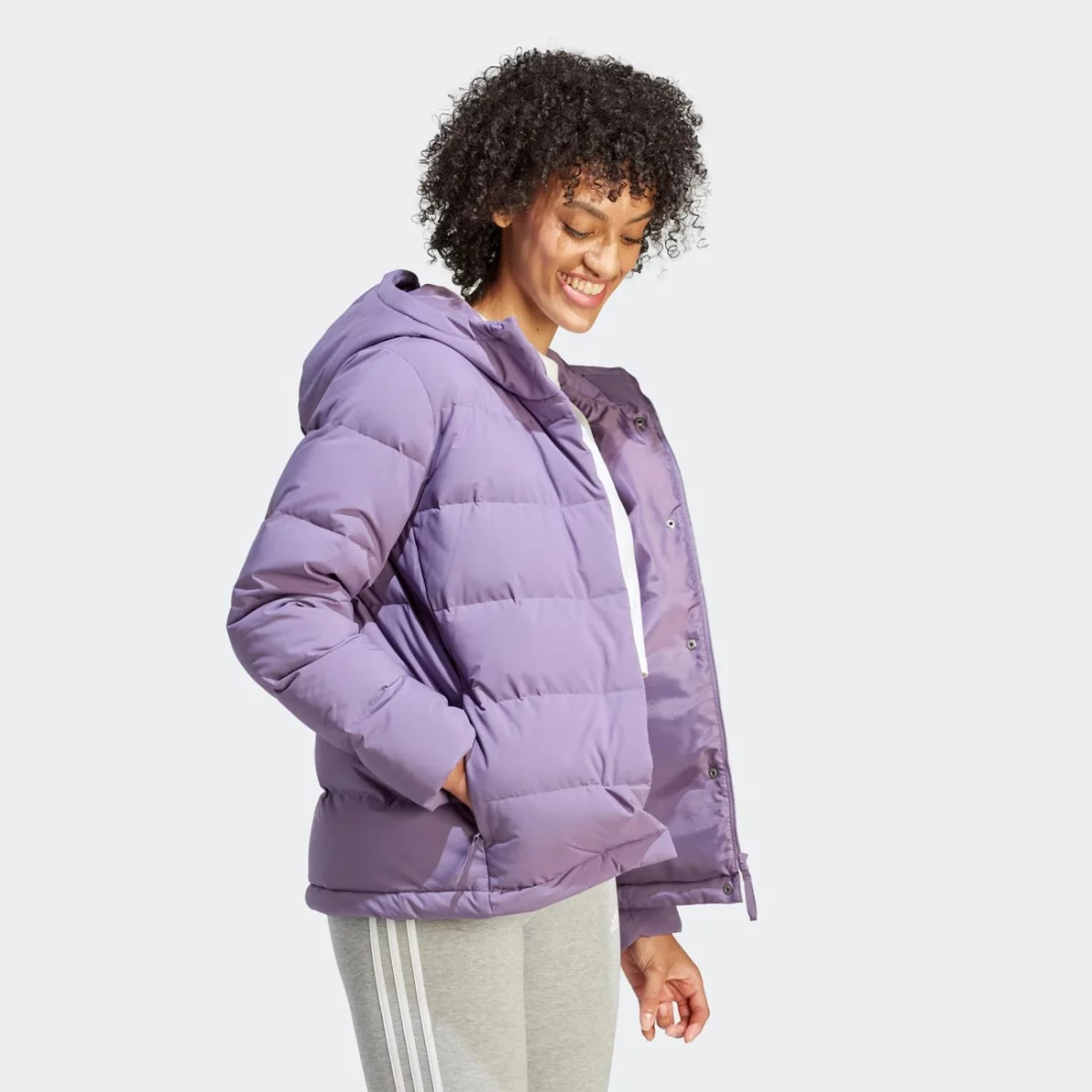 ik3181_6_apparel_on-model_walking-view_grey-huge-6657a68f74596