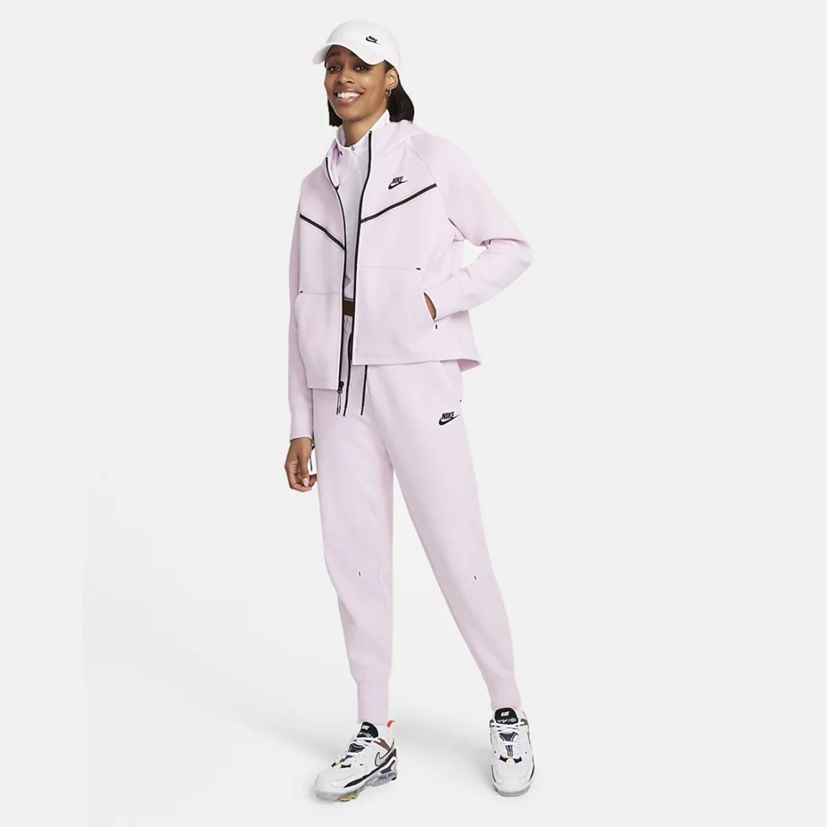 sportswear-tech-fleece-trousers-1nfxmw-5-huge-66576d5e2ebaa