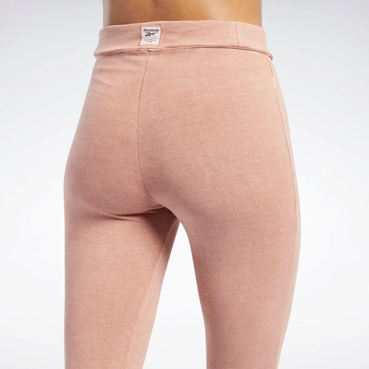 hb8631_app_on-model_detail-1_gradient-huge-6657793b6e27d