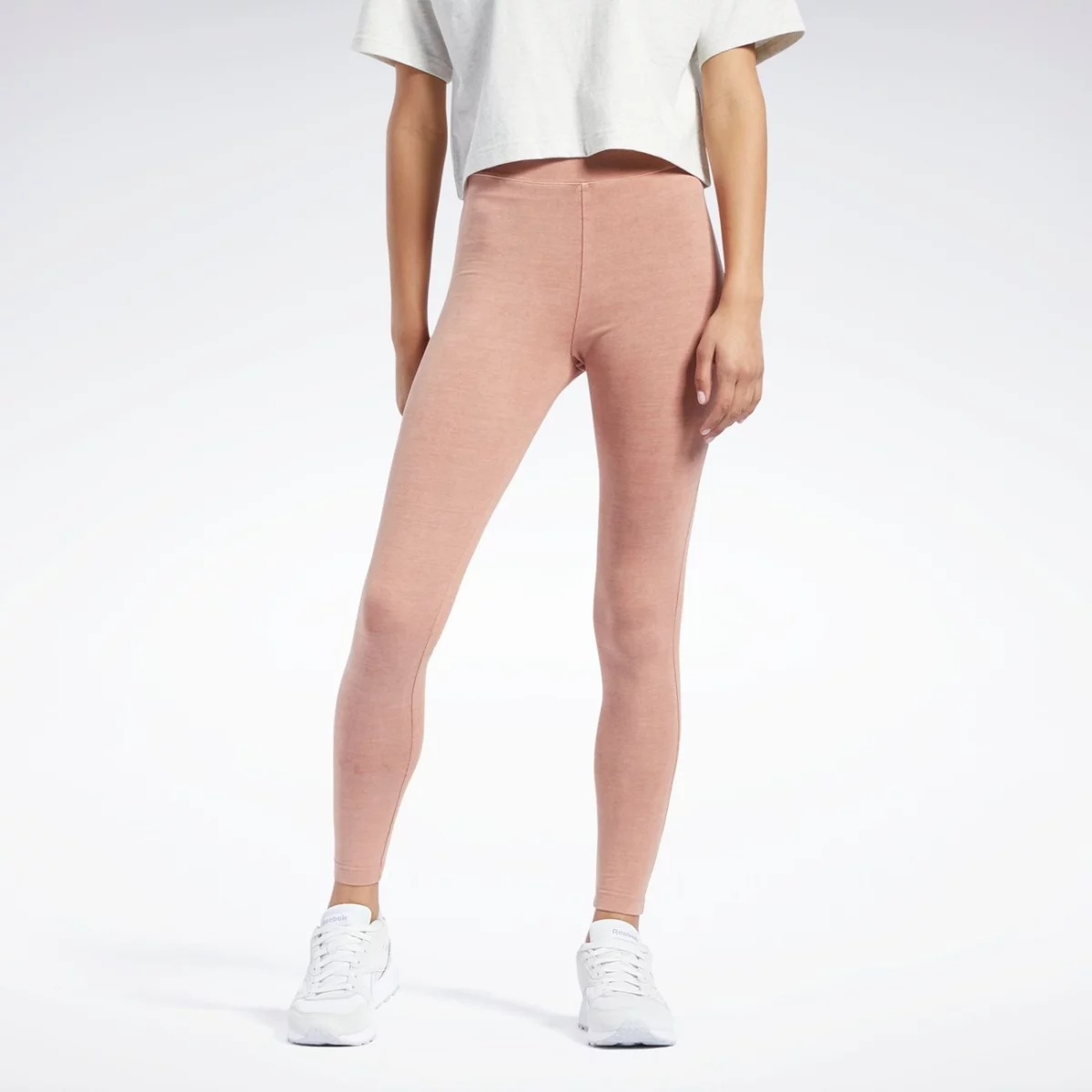 hb8631_app_on-model_standard_gradient-huge-665779344a060