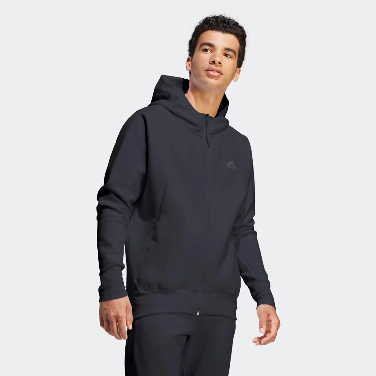 in5089_3_apparel_on-model_standard-view_grey-huge-6657a5c36f334
