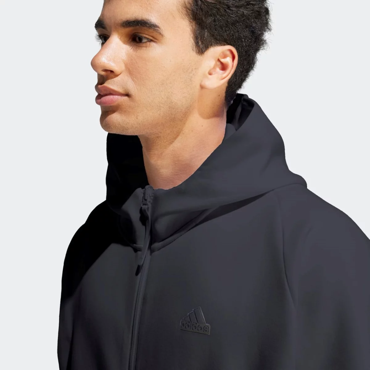 in5089_8_apparel_on-model_detail-view-1_grey-huge-6657a5c7dafaf