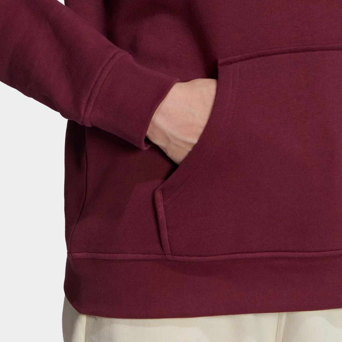 h34728_app_on-model_detail-2_gradient-huge-6657665d6192d