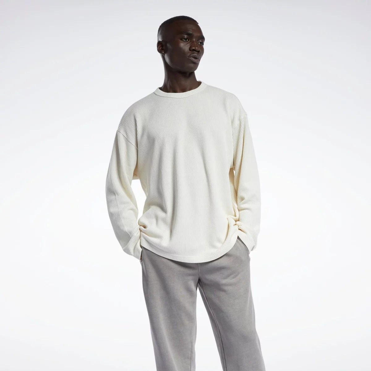 h54447_app_on-model_standard_gradient-huge-6657778a585af
