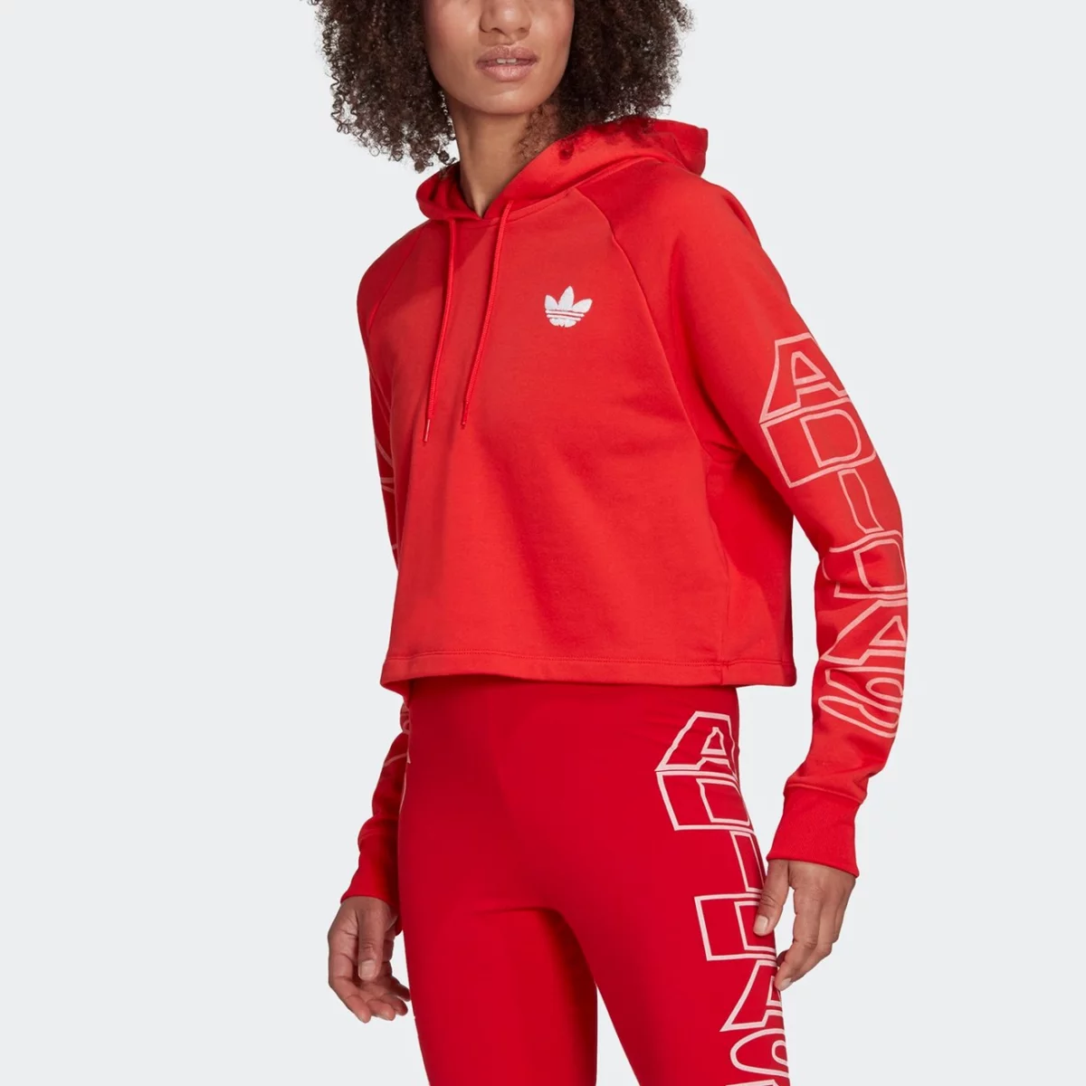 h20233_app_on-model_front_gradient-huge-665761bf2f6a2