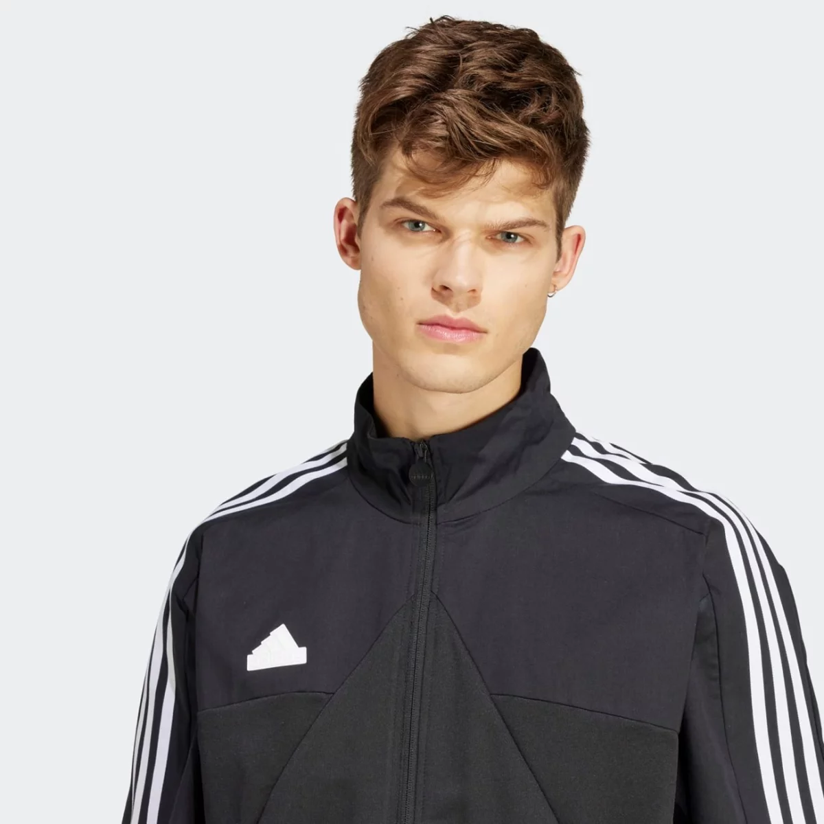 ip3780_7_apparel_on-model_detail-view-1_grey-huge-6657adf30e04c