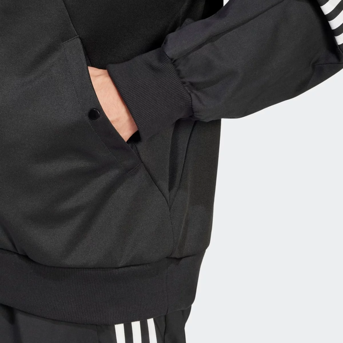 ip3780_8_apparel_on-model_detail-view-2_grey-huge-6657adf49b93e
