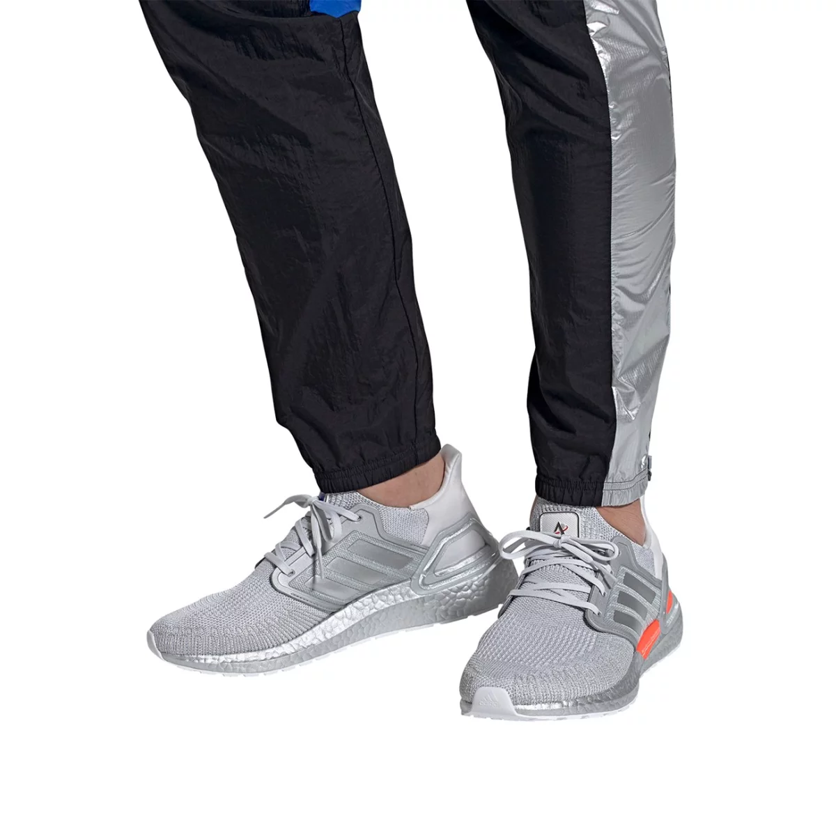 fx7957_ftw_on-model_front_transparent-huge-6657e5ea3ef56