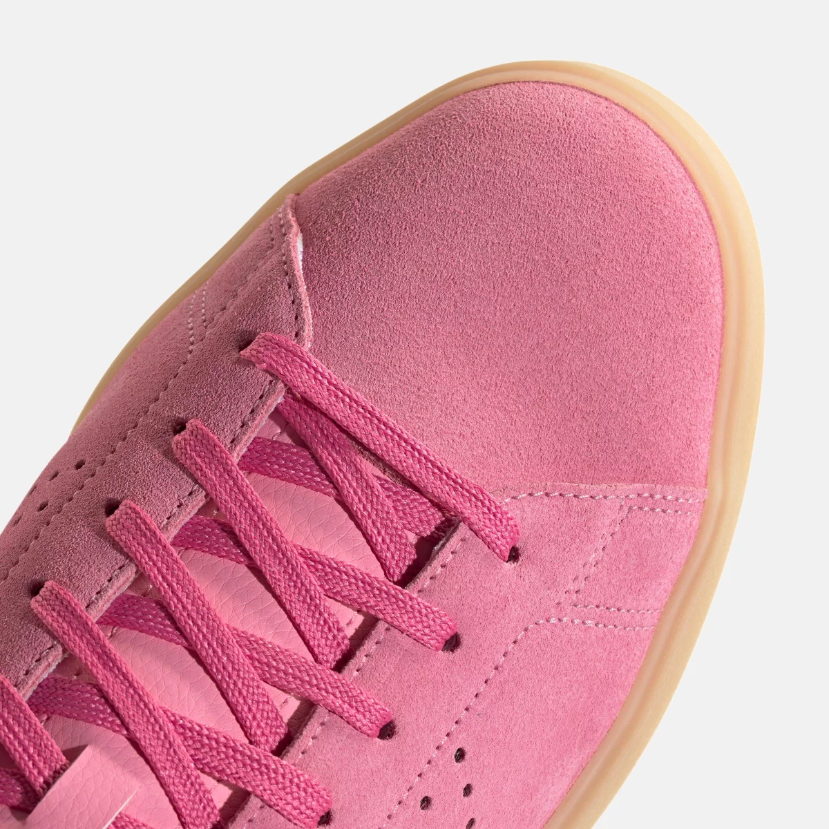 672b3a5aa82ecIH0504_8_FOOTWEAR_Photography_Detail_View_1_transparent