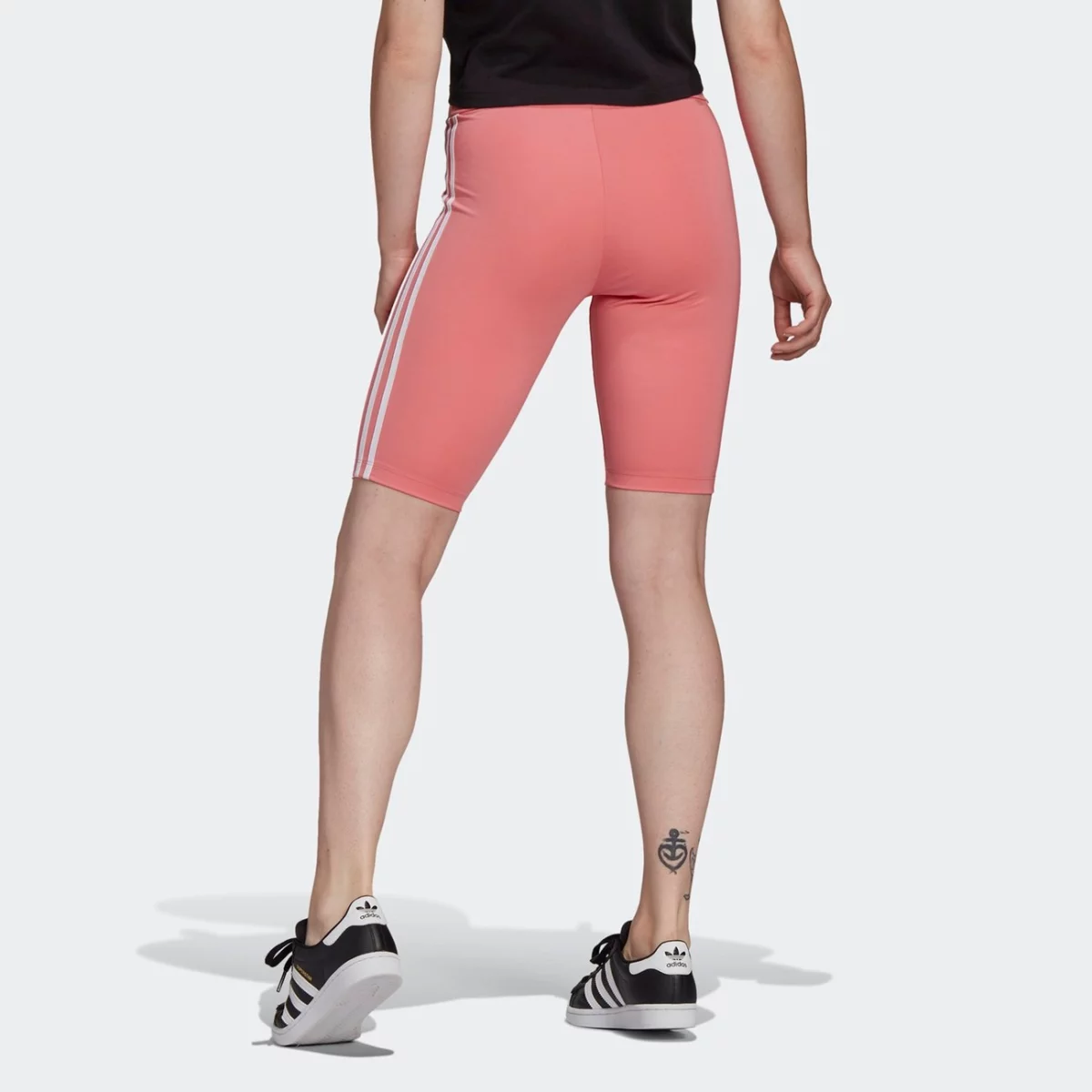 gn2922_app_on-model_back_gradient-huge-665755d45660a
