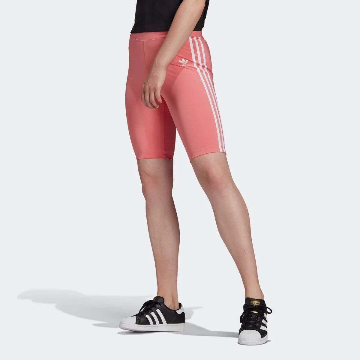 gn2922_app_on-model_standard_gradient-huge-665755d2e7890