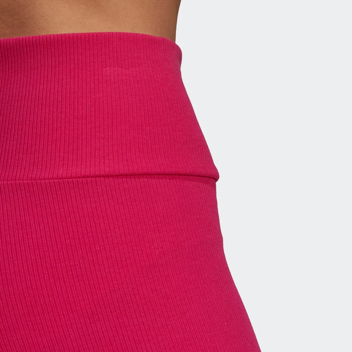 hg6167_7_apparel_on-model_detail-view-2_grey-huge-6657762ae654c